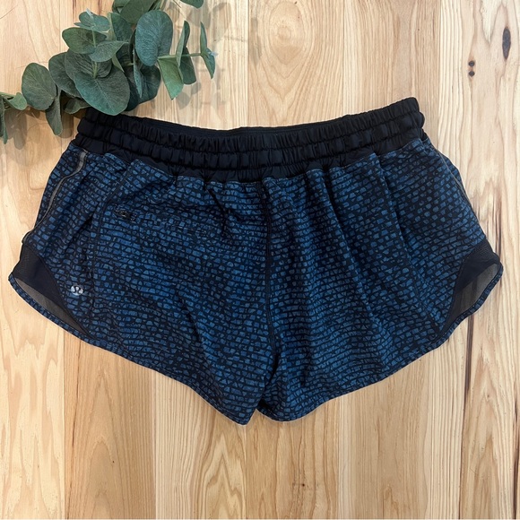 Lululemon Hotty Hot Shorts | Women’s Size 10 - Picture 5 of 8